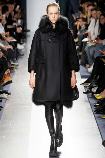 Look 4